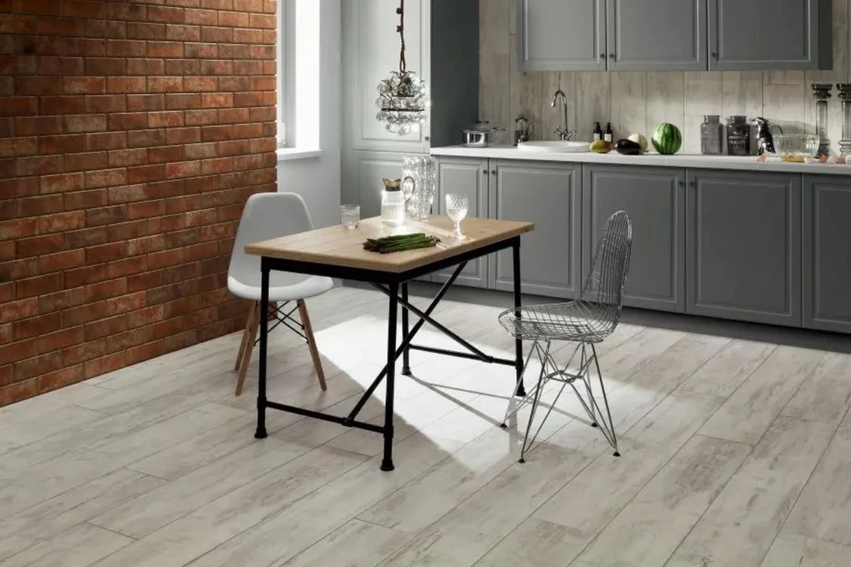 Tubądzin Elements - płytki drewnopodobne i ceglane w stylu industrialnym